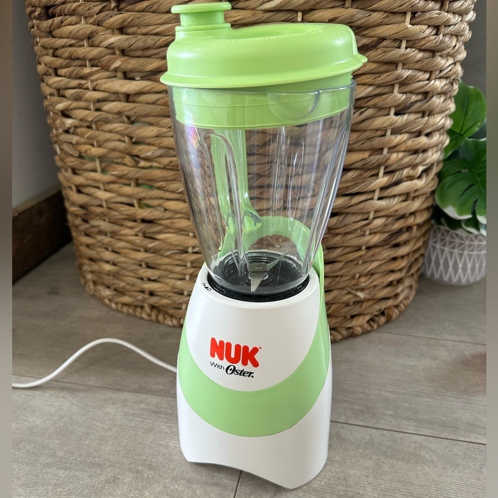 Nuk Smoothie and Baby Food Maker Green White Blender Baby Food Making Like New